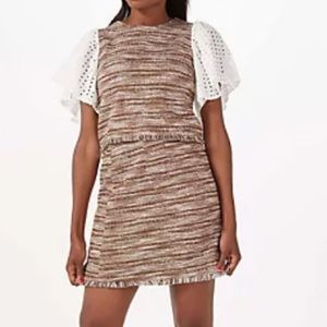 ♥️♥️ NWT Badgley Mischka Tweed
Mix Media White Sleeves
Top and pencil skirt …